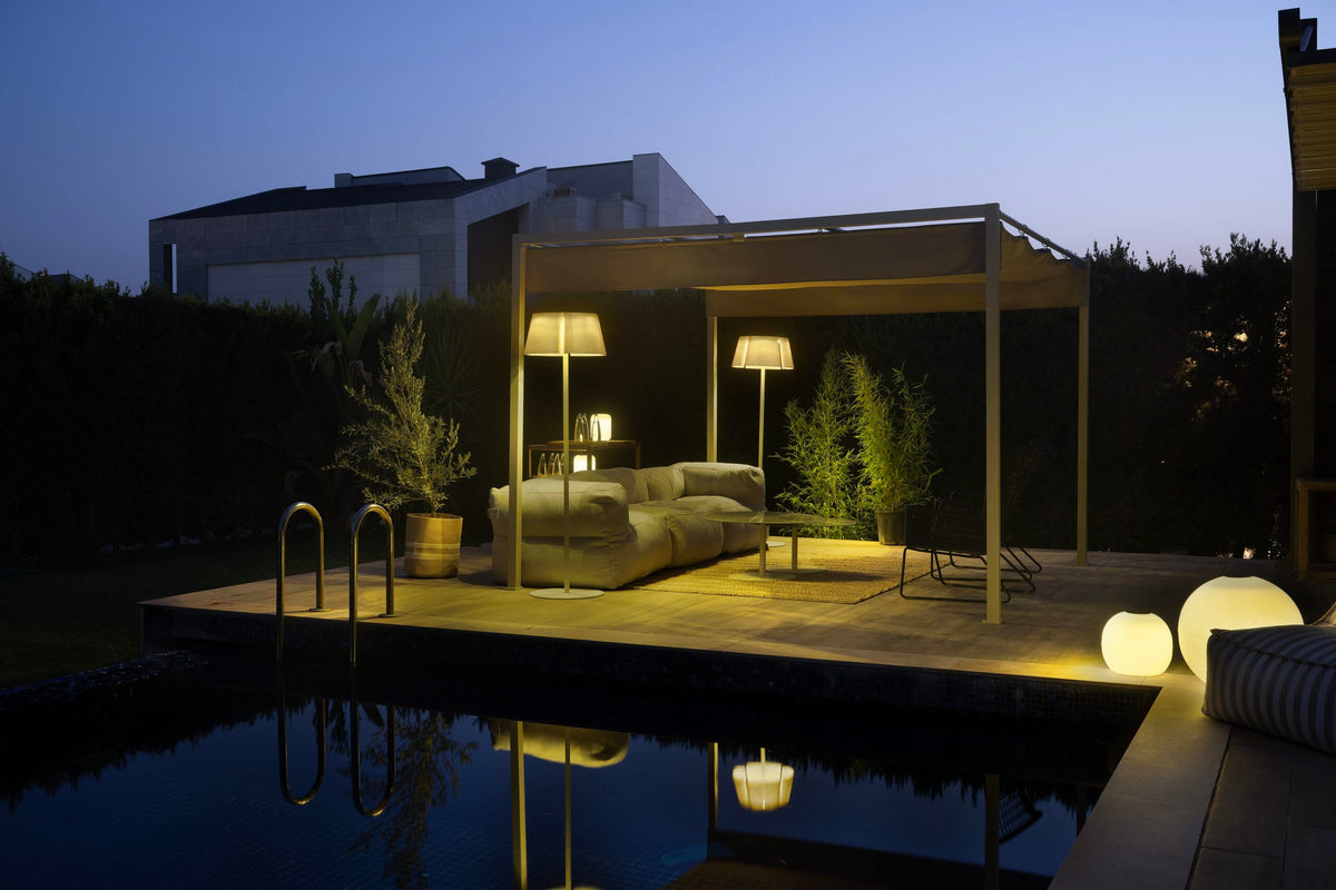 Olii Solar Outdoor Floor Lamp