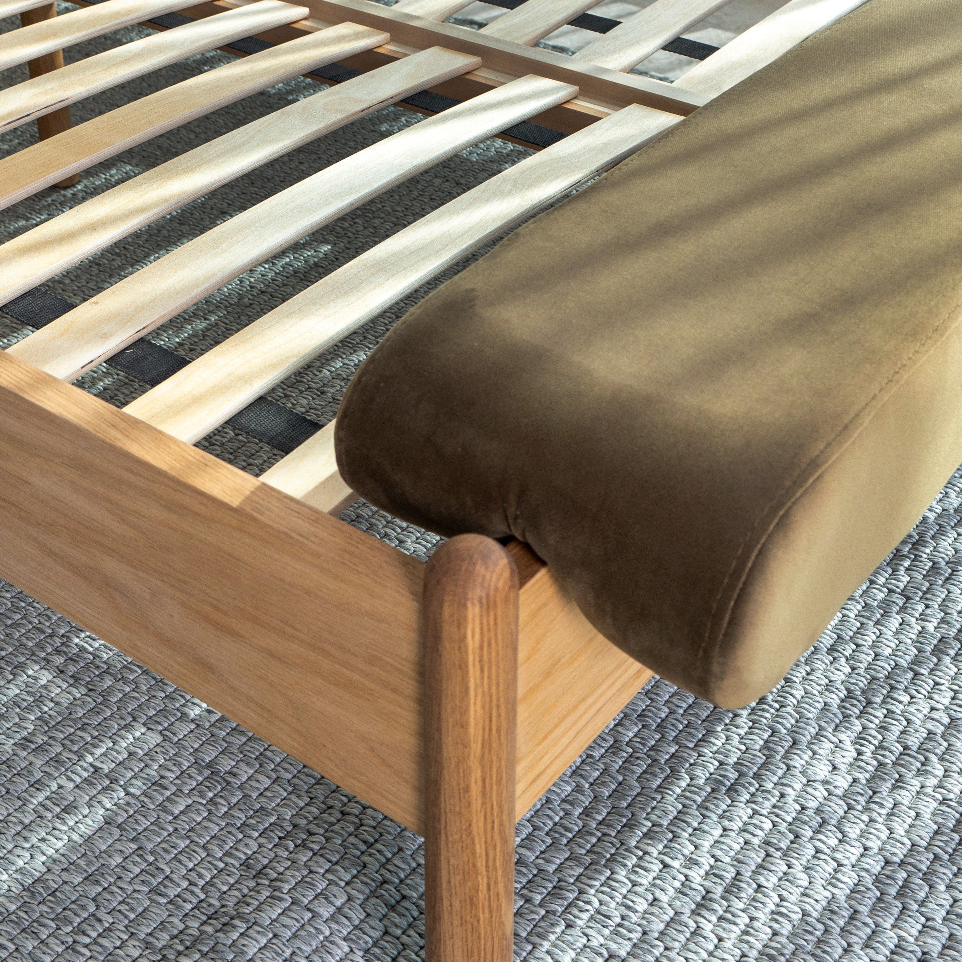 Finn Oak Bed 120x200 Velvet