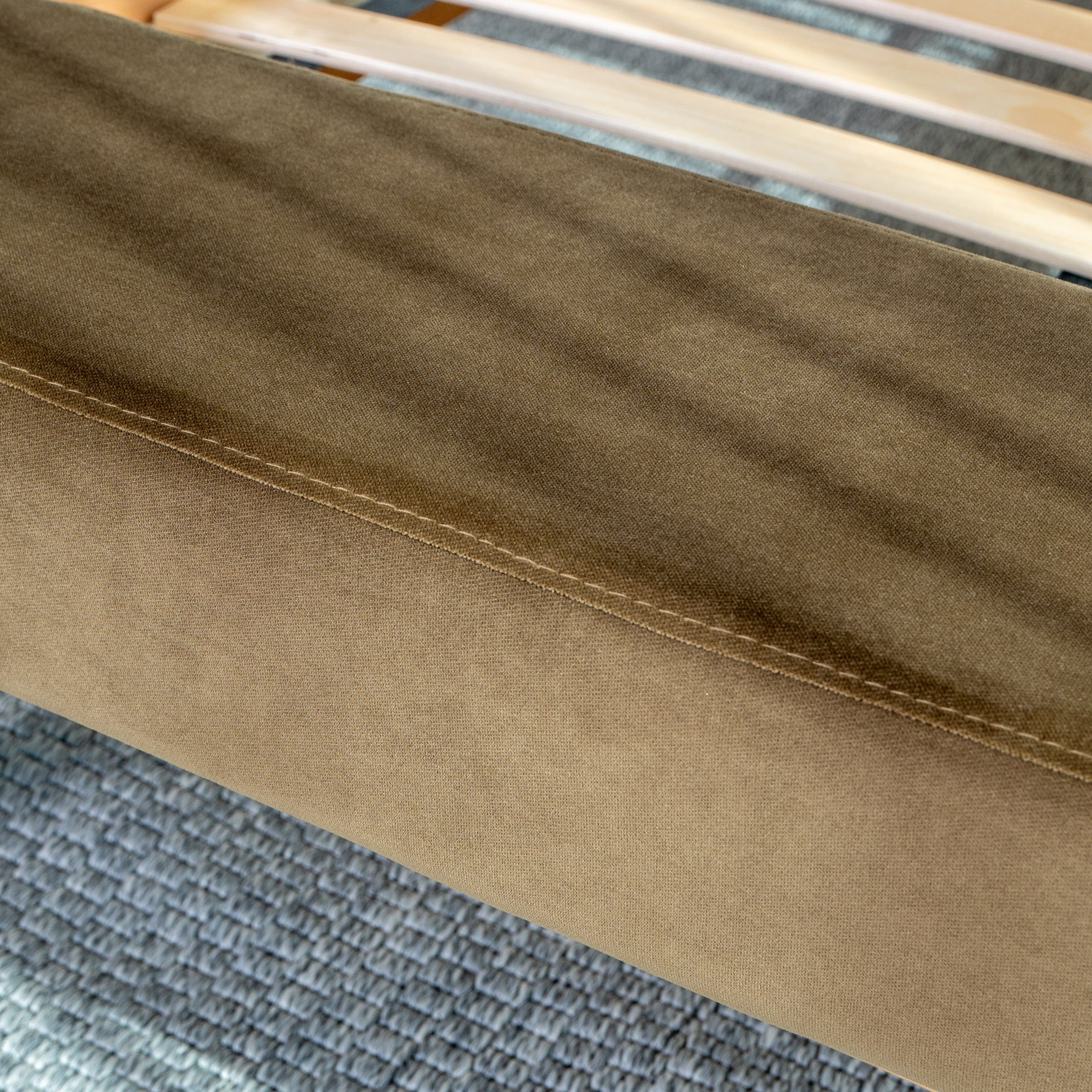 Finn Oak Bed 120x200 Velvet