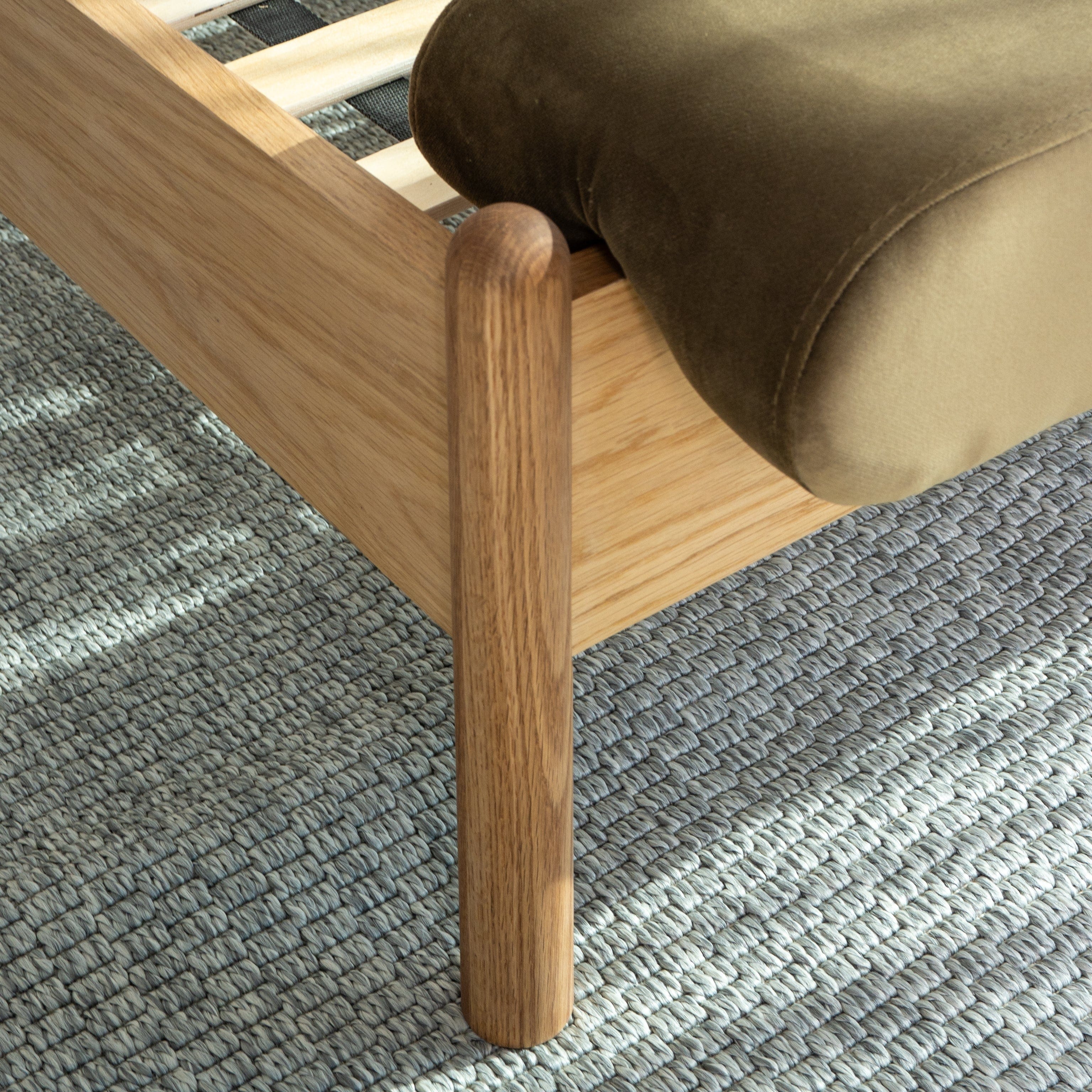 Finn Oak Bed 120x200 Velvet