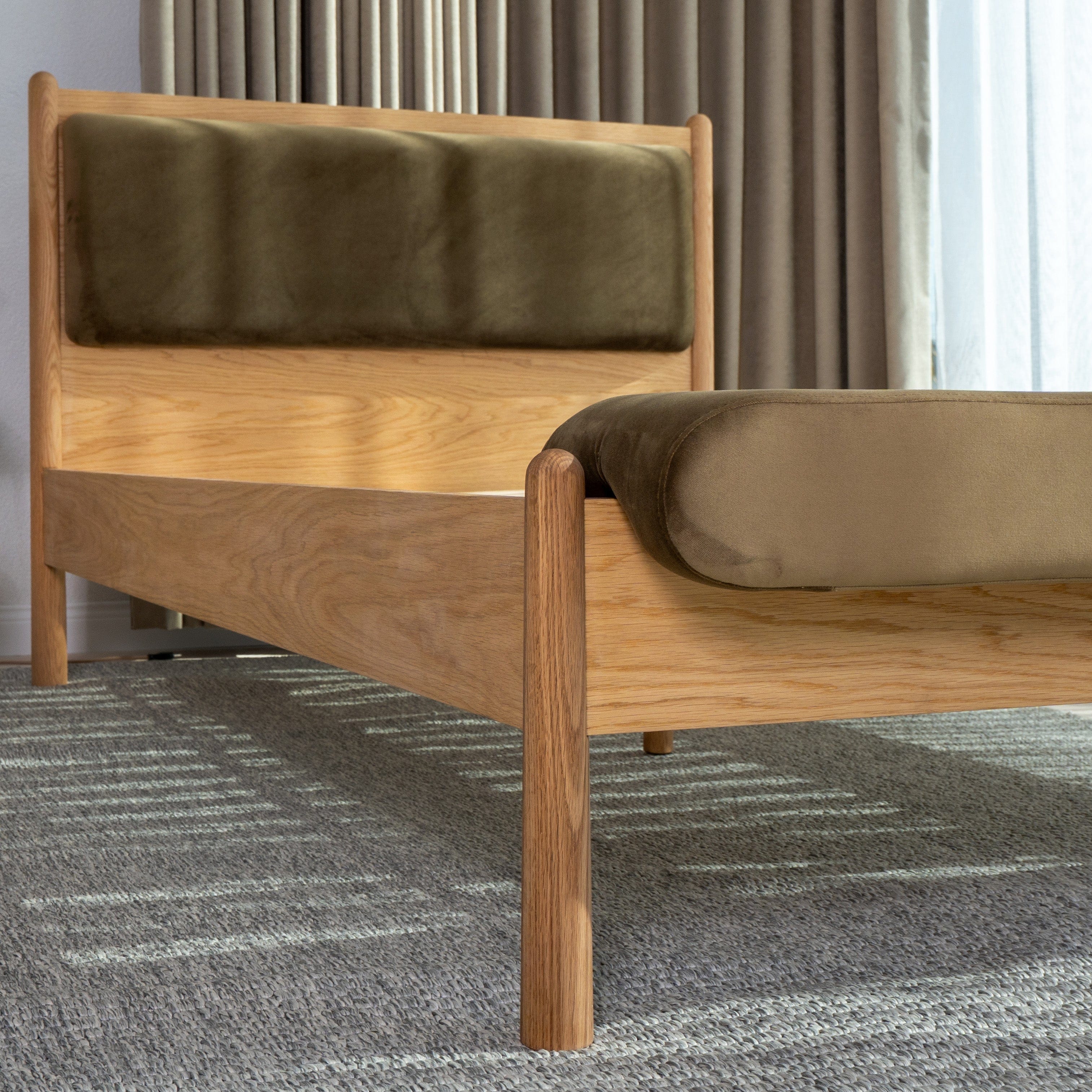 Finn Oak Bed 120x200 Velvet