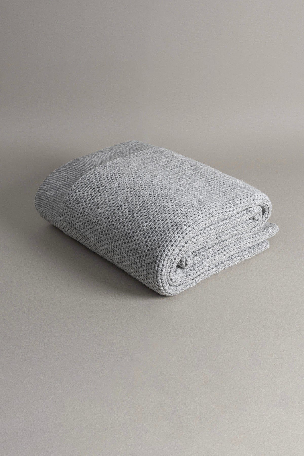 Miel Grey Edge Pom-Pom TV Blanket 130x170 37107
