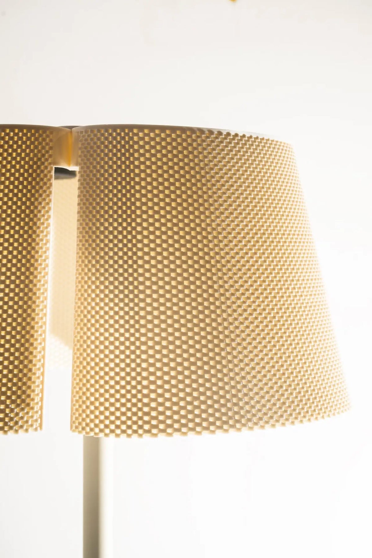 Olii Solar Outdoor Floor Lamp