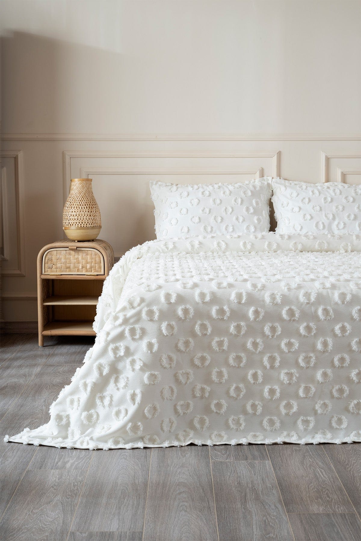 Sitra Krem Çift Kişilik Püsküllü Yatak Örtüsü 230x250 2 Yastık 50x70 5031